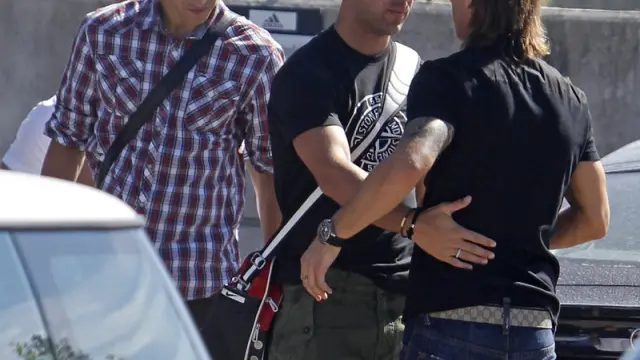 Pepe Reina saluda a Sergio Ramos en la concentración de la selección