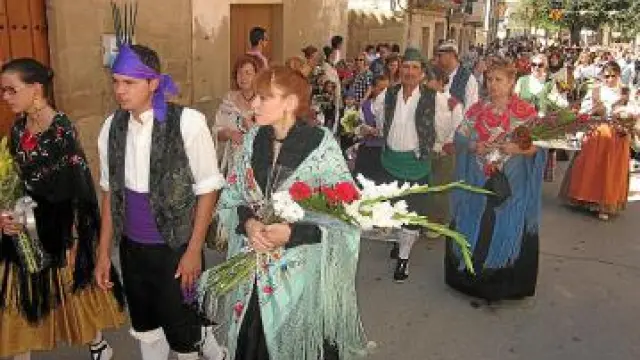Los maellanos vistieron trajes tradicionales.