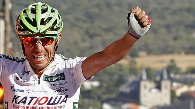 Purito Rodríguez celebra la victoria de etapa
