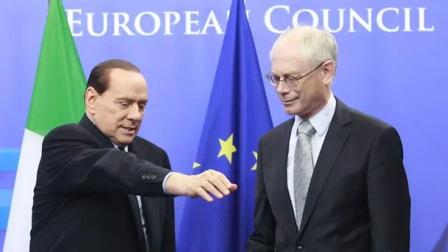 Berlusconi y Van Rompuy (UE)