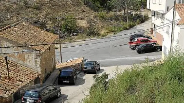 El parque de vehículos ha crecido considerablemente, por lo que San Blas reclama la habilitación de solares como párquines.