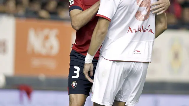 Negredo y Rubén durante el encuentro entre Osasuna y Sevilla