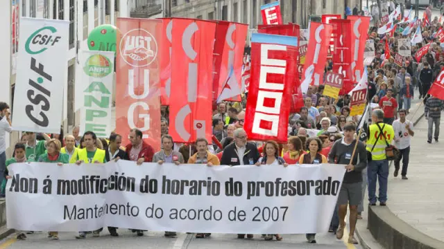 Miles de profesores se manifestaron este miércoles en Santiago de Compostela
