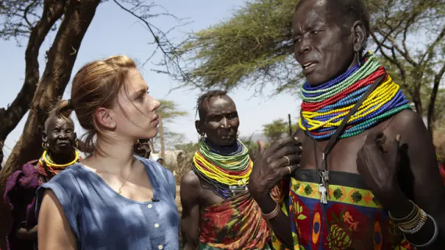 Scarlett Johansson en el Cuerno de África, en una visita para pedir ayuda para la zona.