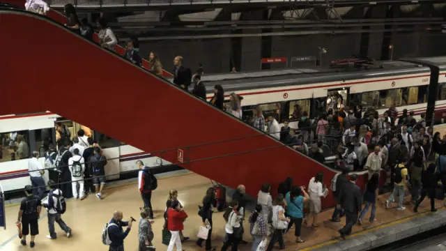 Decenas de personas en la Estación de Atocha
