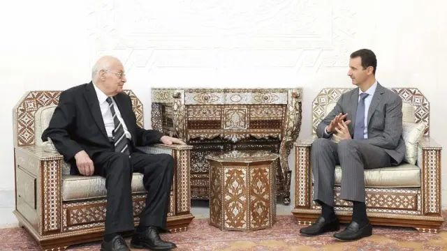 Bachar al Asad (d) se ha reunido este miércoles con el ex primer ministro libanés, Salim al Huss
