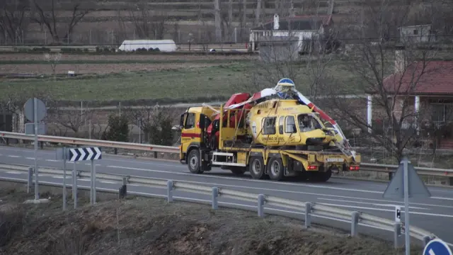 Los restos del helicóptero fueron trasladados a Madrid para su investigación.