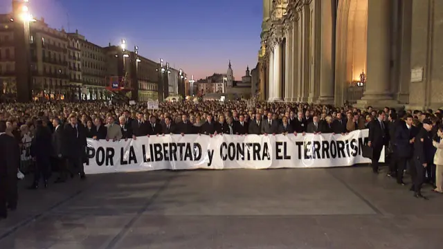 Manifestación contra ETA en Zaragoza, tras el asesinato de Giménez Abad