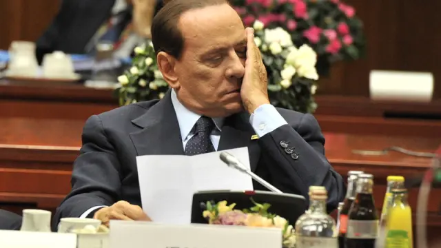 Berlusconi durante la cumbre europea