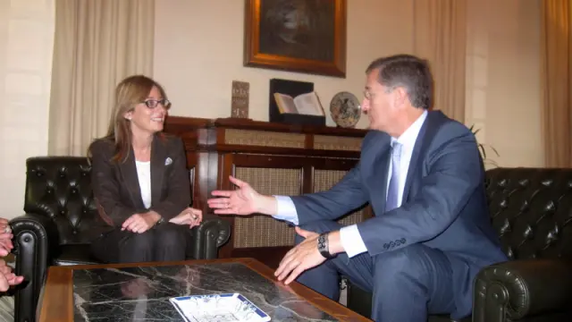 Blanca Solans, junto al alcalde de Teruel, Manuel Blasco.