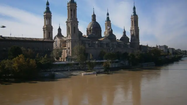 Imagen del río Ebro a su paso por Zaragoza