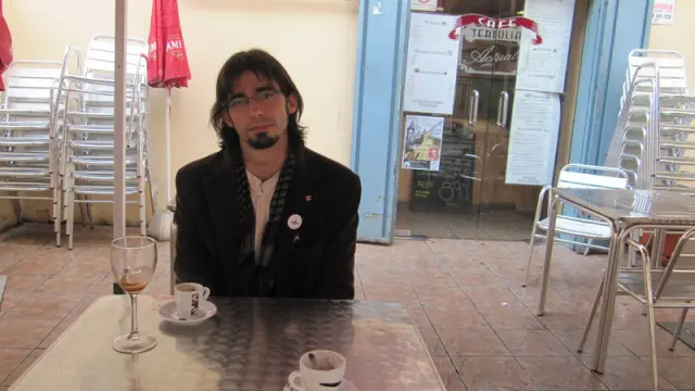 Álvaro Sanz toma uno de sus cafés diarios