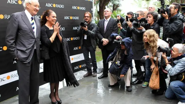 Isabel Pantoja junto a Luis del Olmo en la entrega de los Premios Protagonistas