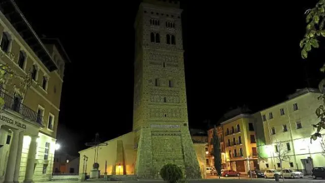 La torre de San Martín, en Teruel, con los focos apagados.