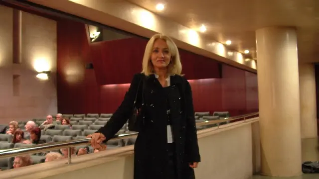 Elena Pérez, directora del IAM en Huesca, minutos antes de la proyección de 'Ágora', en la DPH.