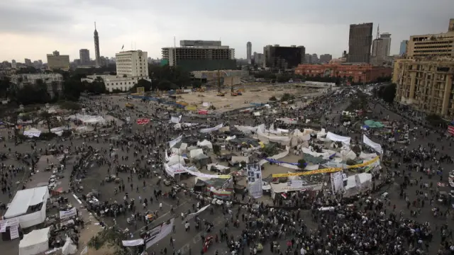 Los egipcios vuelven a acercarse a la plaza tahrir este domingo