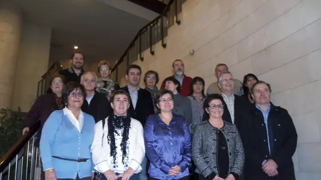 Elisa Sanjuán, diputada de cultura, junto a los representantes de las asociaciones y alcaldes de los municipios que componen la ruta del belén.