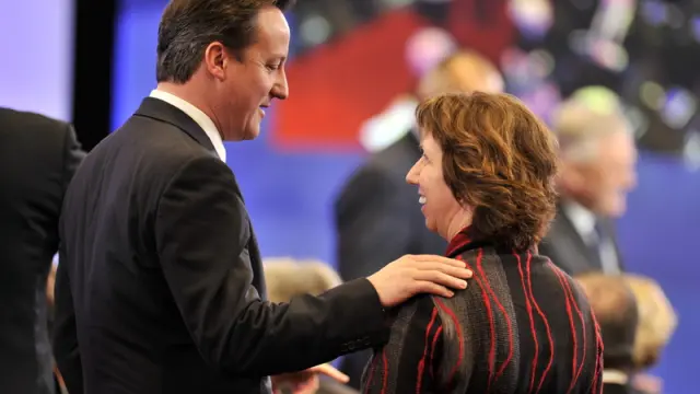 David Cameron y Catherine Ashton, alta representante de la UE para Asuntos Exteriores