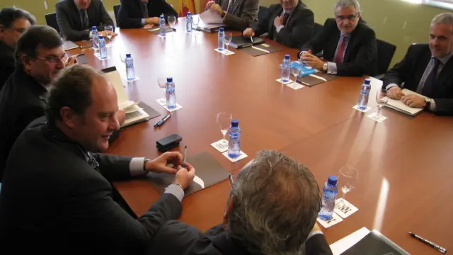Imagen de la reunión entre los consejeros de Sanidad de Aragón y Cataluña