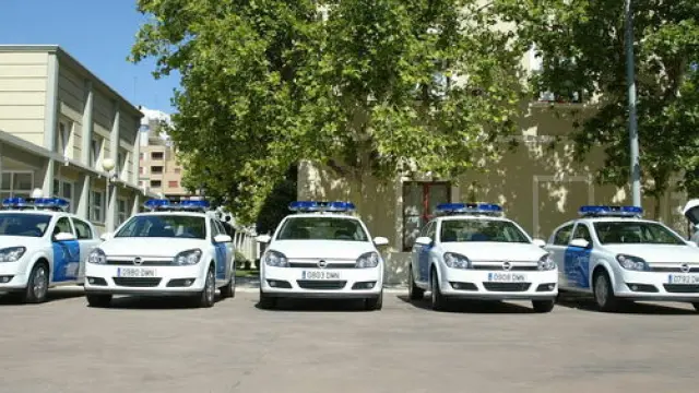 Imagen de archivo de coches patrulla de la Policía Local de Zaragoza