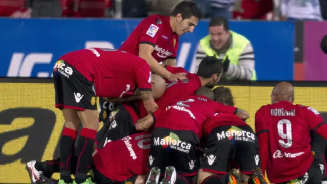 Los jugadores del Mallorca celebran uno de los goles