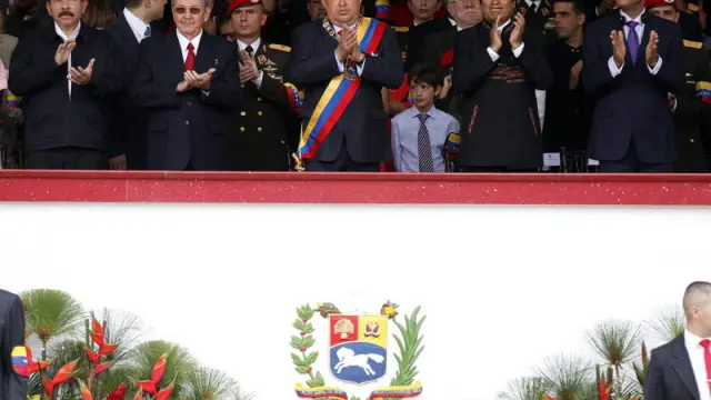 Chávez, en el centro de la tribuna de autoridades