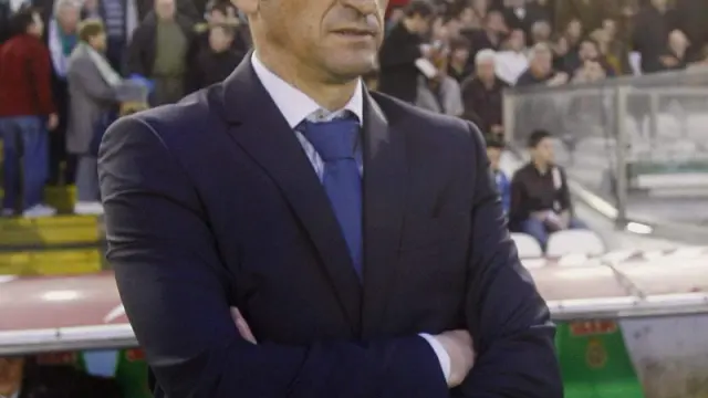 Manolo Jiménez, entrenador del Real Zaragoza, durante el encuentro frente al Racing de Santander.