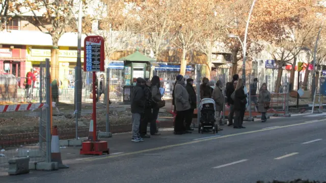 Parada de autobús en la avenida de Gertrudis Gómez de Avellaneda