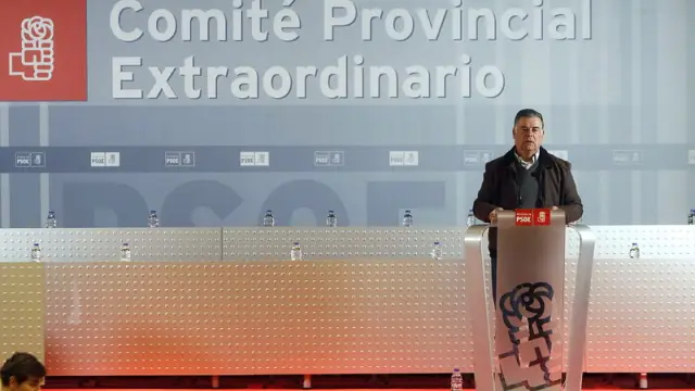 El secretario general del PSOE de Sevilla, José Antonio Viera