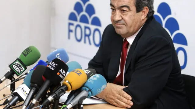 Francisco Álvarez Cascos durante una rueda de prensa.