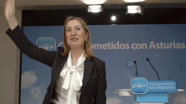 La ministra de Fomento, Ana Pastor.