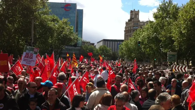 Cientos de personas se han dado cita en la manifestación en Zaragoza