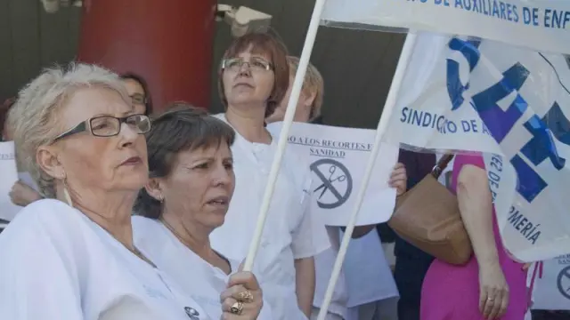 Protestas contra los recortes en Sanidad en el Hospital Clínico