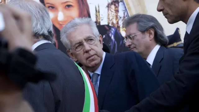 Monti en el funeral del atentado de Brindisi