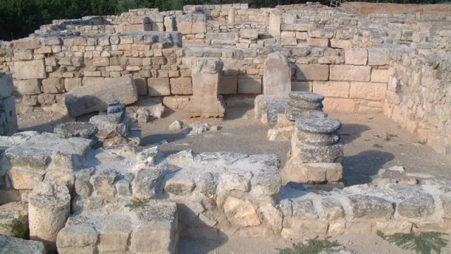 ¿Cuál fue el priemr asentamiento romano en lo que hoy es el territorio aragonés?