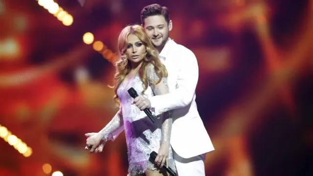 Ganadores de Eurovisión 2011 abrieron el festival de 2012