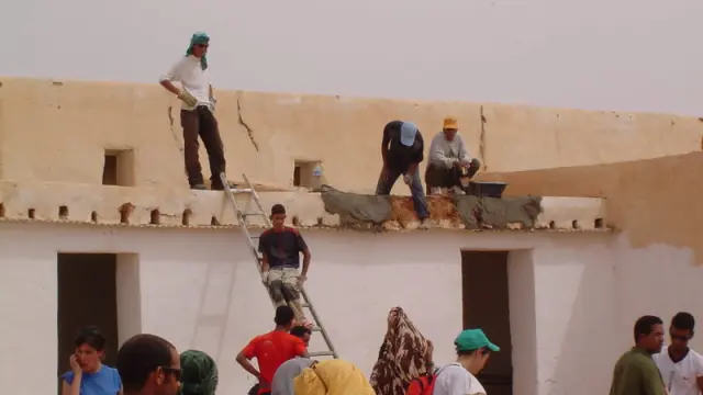 Miembros de Ingenieros sin Fronteras, en el Sáhara.