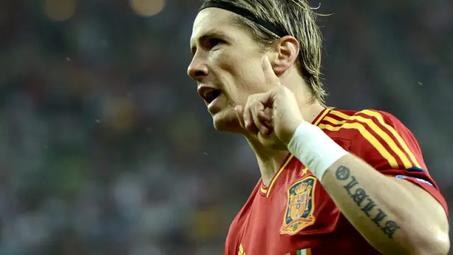 Torres celebrando su primer gol