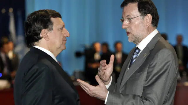 Rajoy conversa con José Manuel Durao Barroso