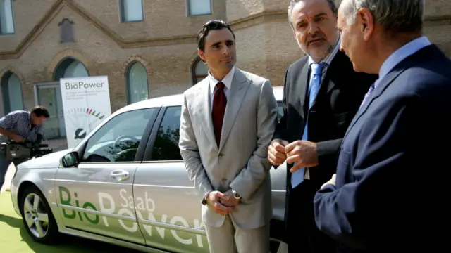 Alfredo Boné recibía en 2006 un vehículo Saab 9-5 biopower, impulsado por etanol.