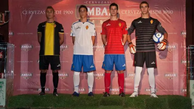 Presentación de las camisetas del Real Zaragoza