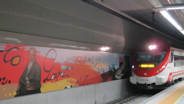 Un tren en la Estación de Cercanías de Goya, en Zaragoza.