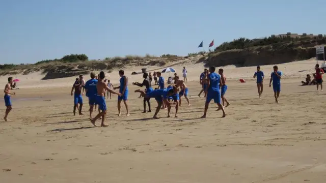 Entrenamiento del Real Zaragoza en la playa
