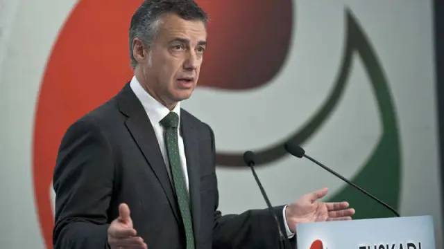 El presidente del PNV, Iñigo Urkullu, ha propuesto al PP y PSOE una reforma de la Constitución
