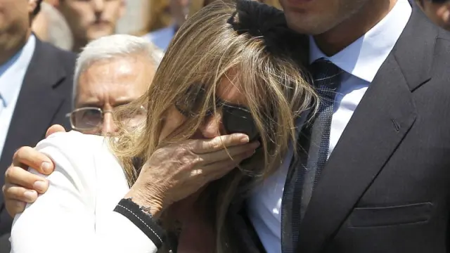 Uribarri rodeado de sus hijas y amigos ha sido enterrado en Madrid