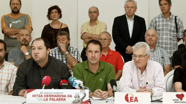 Rueda de prensa de la izquierda abertzale tras conocer el estado de Uribetxebarria.