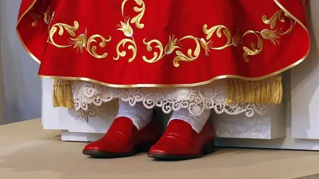 Los famosos zapatos rojos del pontífice