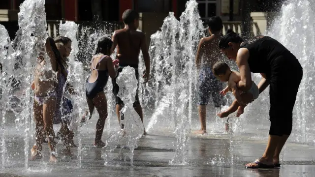 La tercera ola de calor del verano afecta a toda Europa