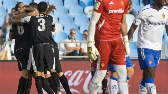 El Real Zaragoza encaja un gol ante el Málaga
