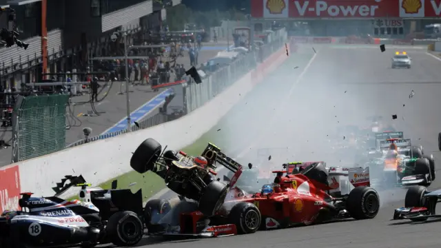 Alonso perdió la oportunidad de afirmar su liderato por el accidente en el circuito de Spa.